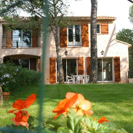 Location Villa Et Studios Roquebrune-sur Argens Exterior foto