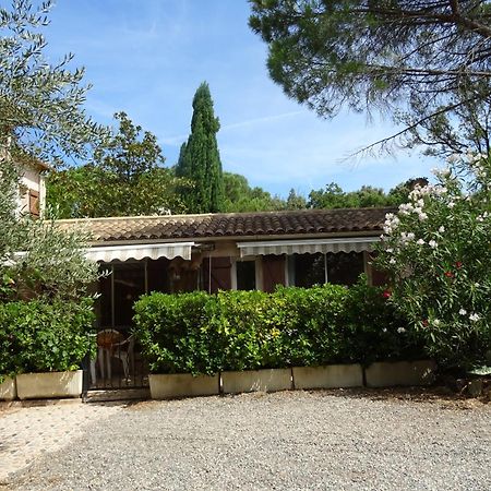 Location Villa Et Studios Roquebrune-sur Argens Exterior foto