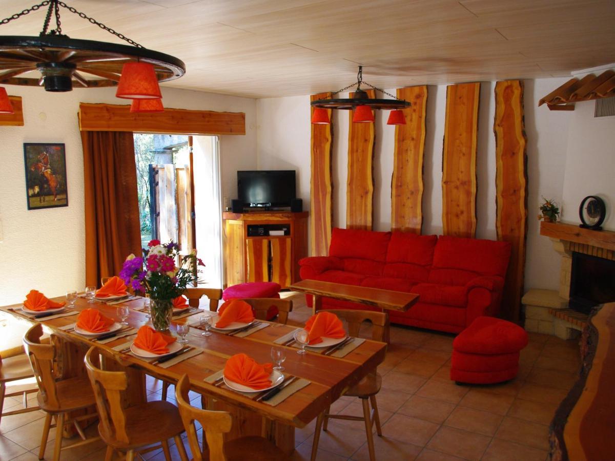 Location Villa Et Studios Roquebrune-sur Argens Exterior foto
