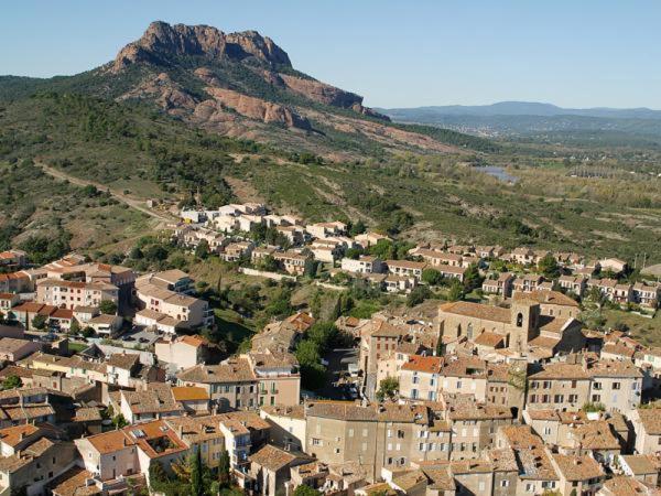 Location Villa Et Studios Roquebrune-sur Argens Exterior foto