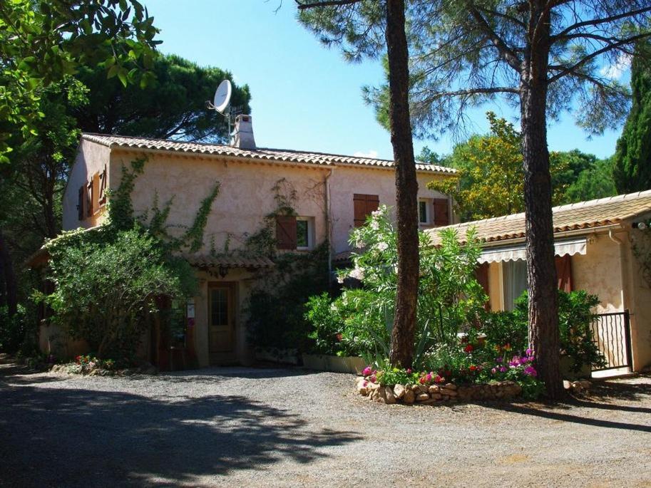 Location Villa Et Studios Roquebrune-sur Argens Zimmer foto