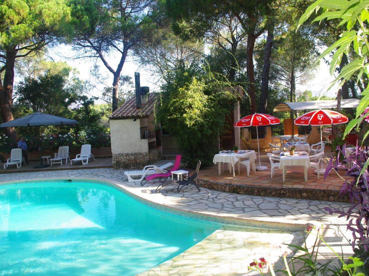Location Villa Et Studios Roquebrune-sur Argens Exterior foto