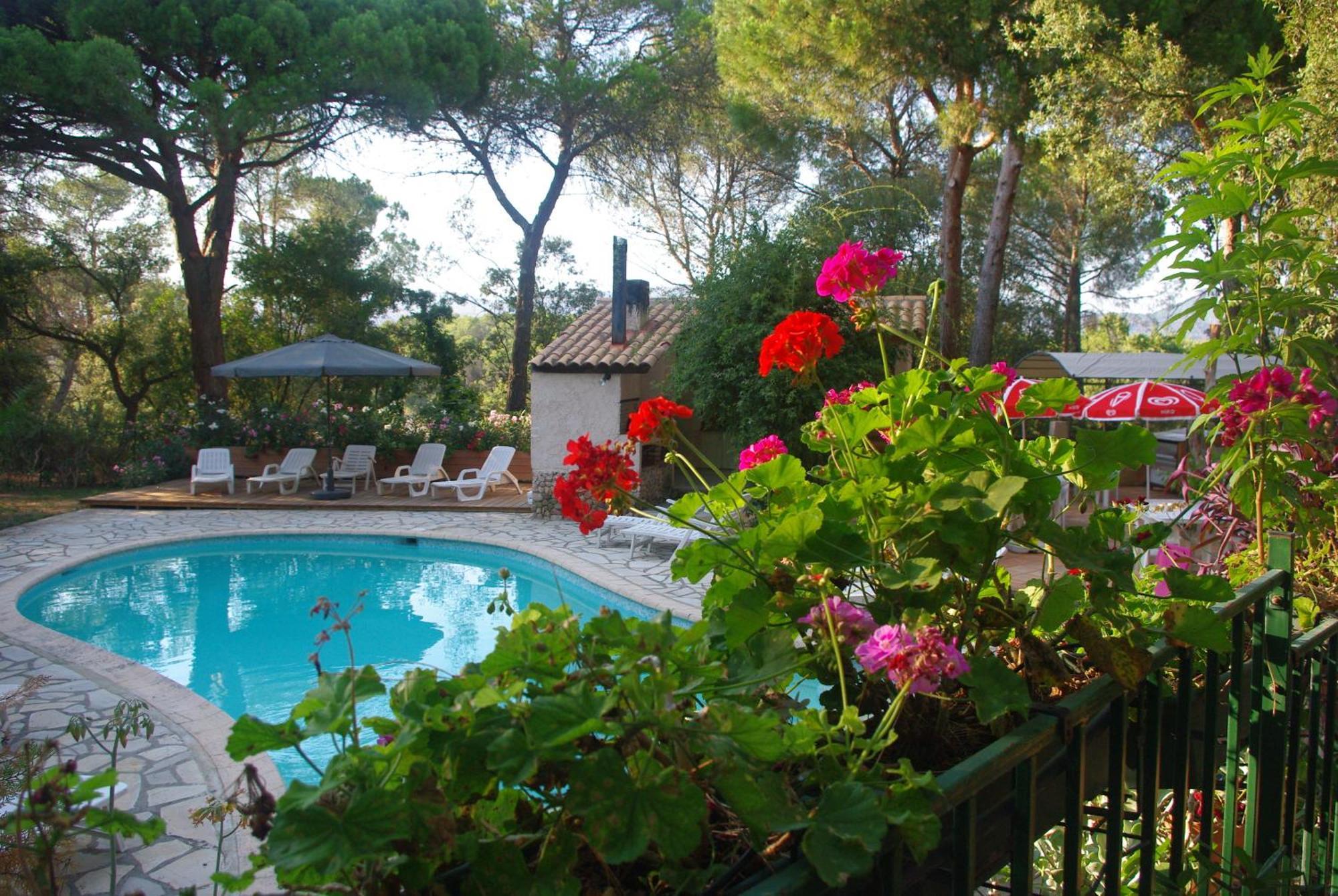 Location Villa Et Studios Roquebrune-sur Argens Exterior foto