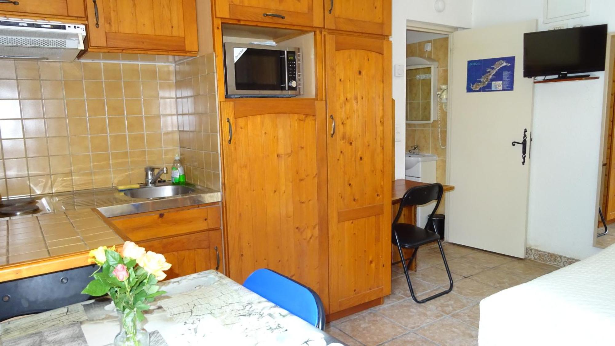 Location Villa Et Studios Roquebrune-sur Argens Exterior foto