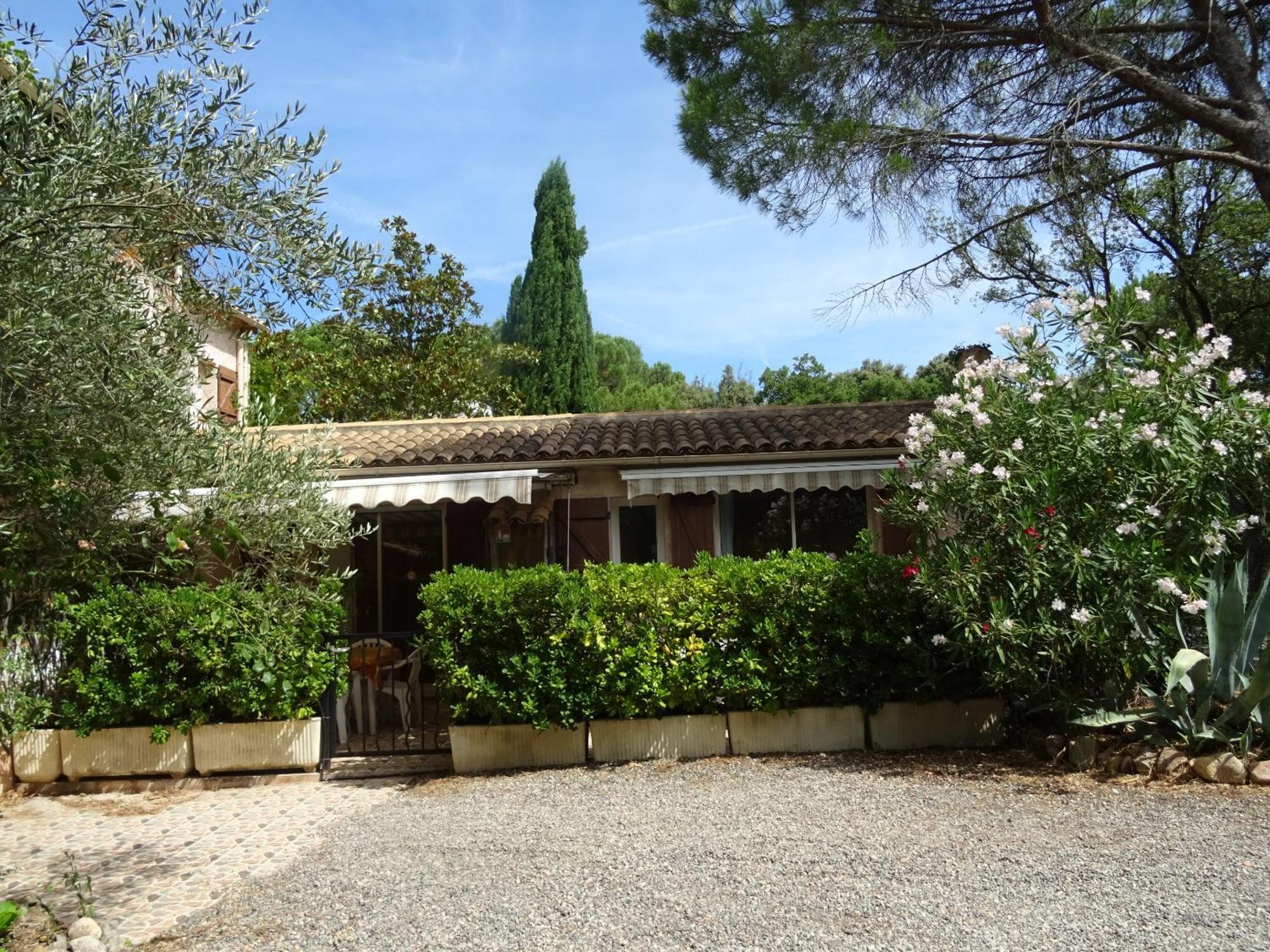 Location Villa Et Studios Roquebrune-sur Argens Exterior foto
