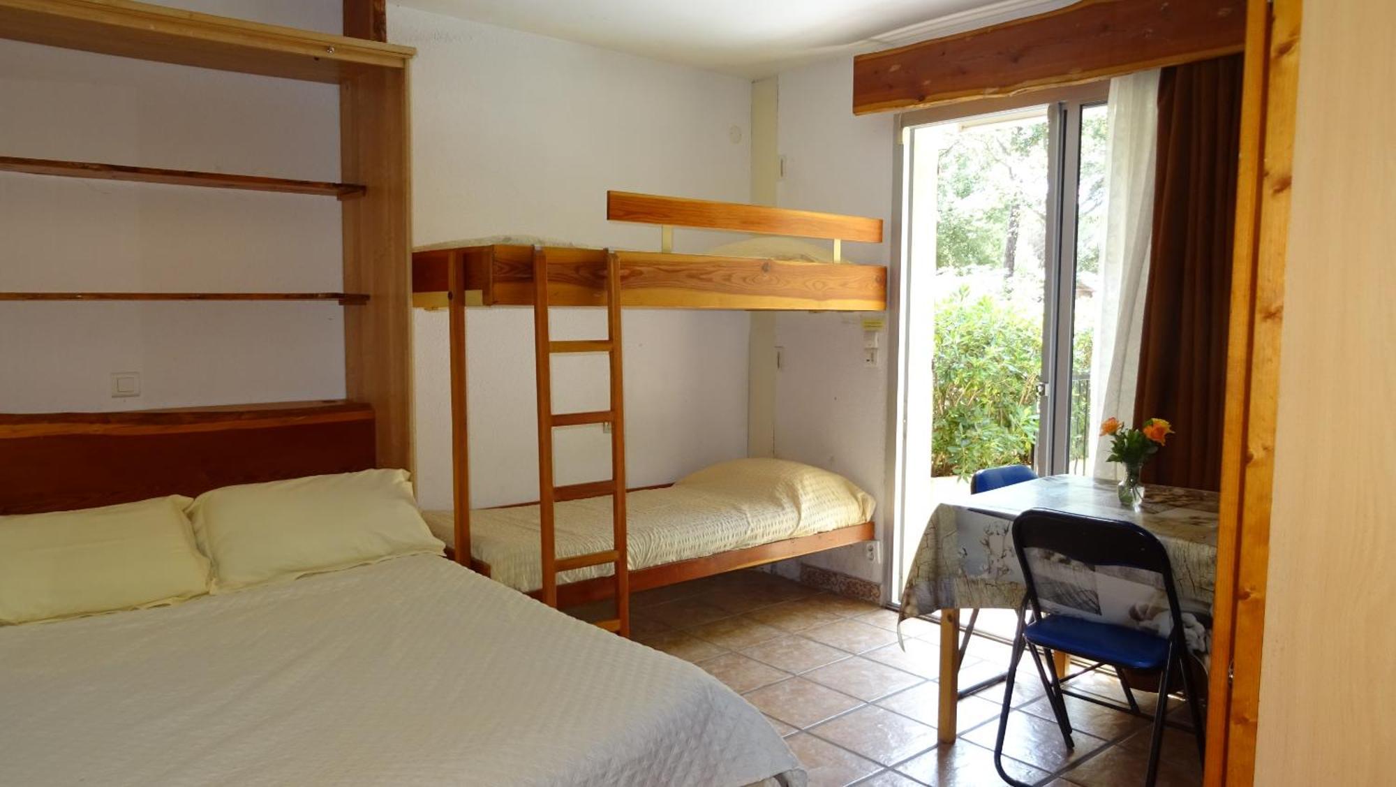 Location Villa Et Studios Roquebrune-sur Argens Exterior foto